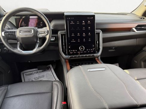 Used 2025 GMC Yukon XL Denali image 10