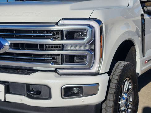 New 2025 Ford F250 Platinum w/ Platinum Plus Package image 10