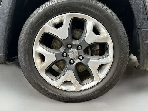 Used 2018 Jeep Compass Limited w/ Navigation Group image 30