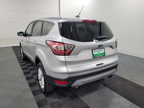 Used 2017 Ford Escape SE w/ SE Cold Weather Package image 5