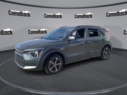 New 2025 Kia Niro LX