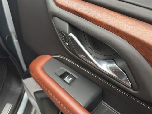 Used 2024 GMC Yukon Denali Ultimate image 16