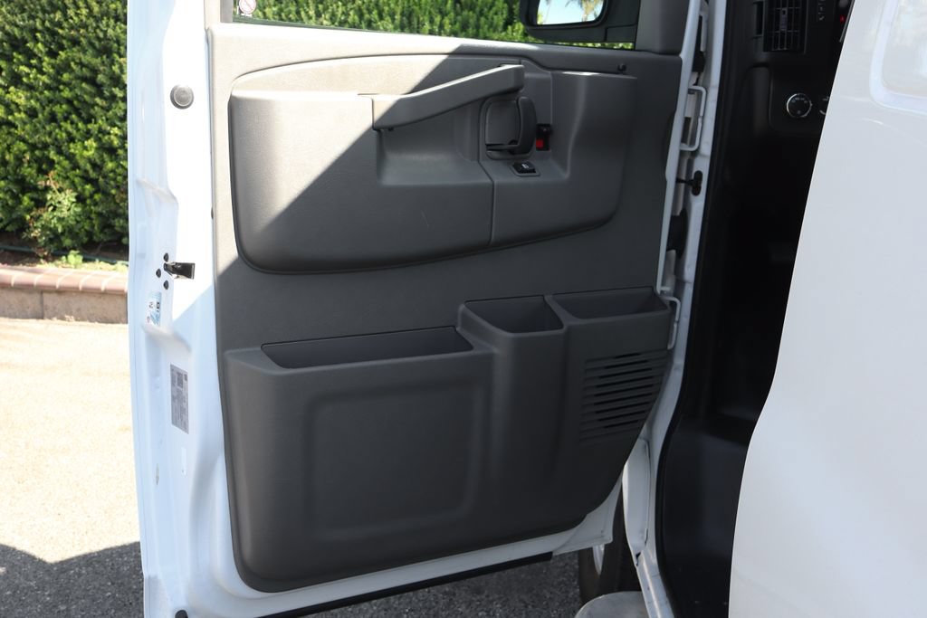 Used 2025 Chevrolet Express 2500 w/ Driver Convenience Package RWD image 20