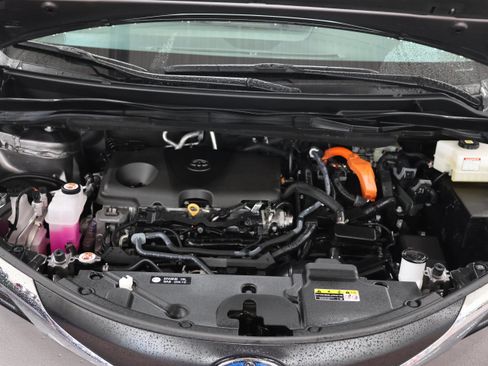 Used 2024 Toyota Sienna LE AWD/4WD image 15