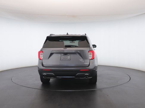 Used 2021 Ford Explorer XLT w/ Equipment Group 202A image 26