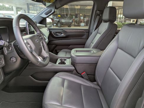 Used 2024 Chevrolet Tahoe Z71 w/ Luxury Package image 19