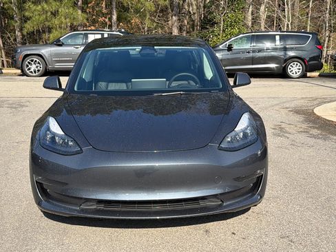 Used 2023 Tesla Model 3 Performance image 3