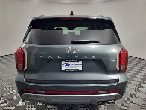 Certified 2025 Hyundai Palisade SEL image 4