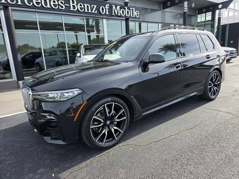 Used 2021 BMW X7 xDrive40i w/ M Sport Package AWD/4WD image 2
