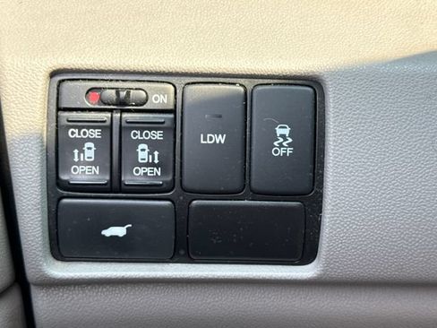 Used 2014 Honda Odyssey EX-L image 27