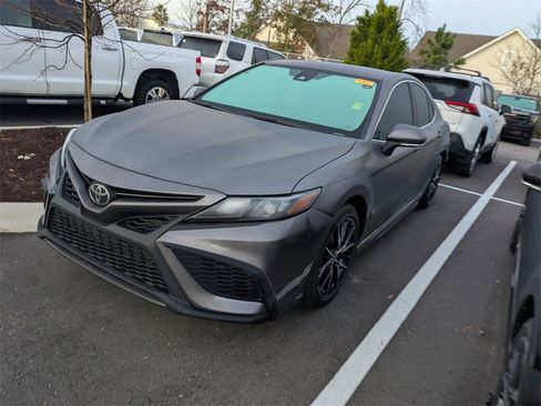 Certified 2024 Toyota Camry SE image 4