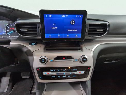 Certified 2023 Ford Explorer XLT w/ Equipment Group 202A AWD/4WD image 24