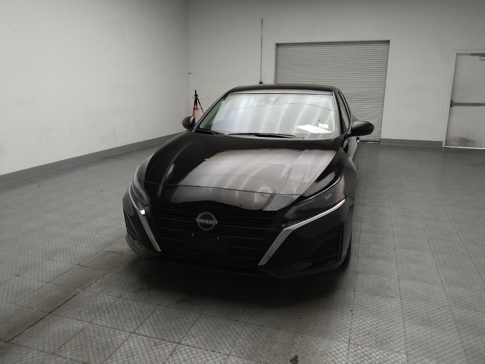 Used 2025 Nissan Altima 2.5 SV FWD image 15