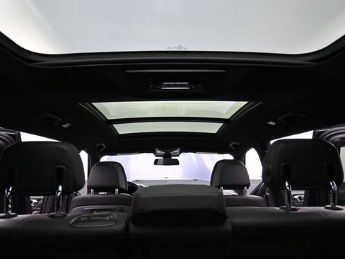 Used 2022 BMW X7 xDrive40i w/ M Sport Package AWD/4WD image 18