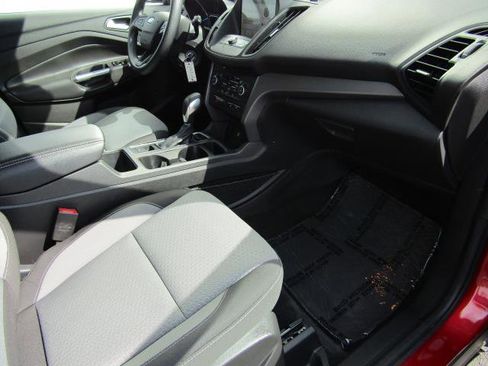 Certified 2018 Ford Escape SE w/ SE Sync 3 Package AWD/4WD image 9