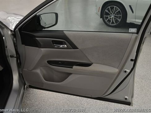 Used 2013 Honda Accord LX image 38