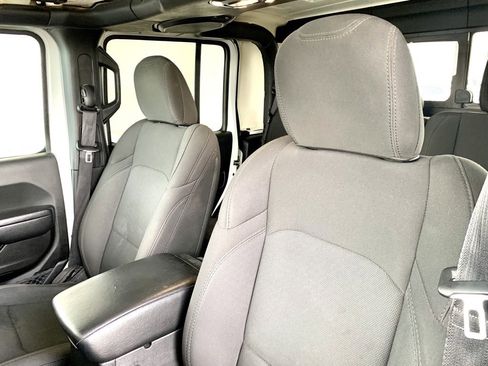 Used 2023 Jeep Gladiator Sport image 12