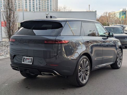 New 2025 Land Rover Range Rover Sport Dynamic SE image 5