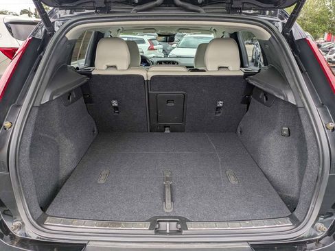 Certified 2023 Volvo XC40 B5 Plus w/ Protection Package Premier AWD/4WD image 13