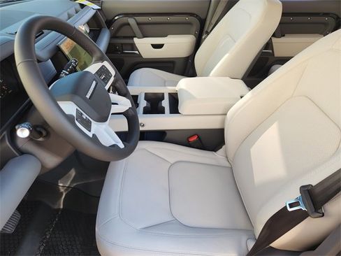 New 2026 Land Rover Defender 110 X-Dynamic SE image 8