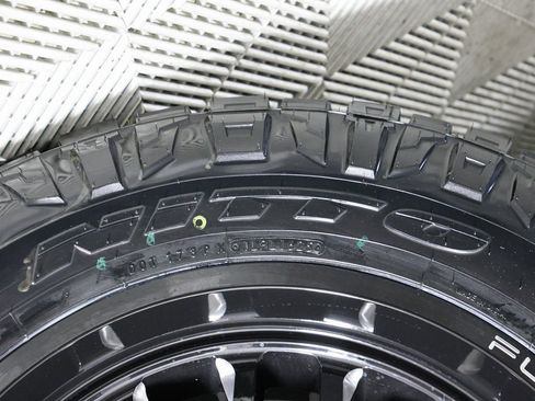 Used 2025 GMC Sierra 2500 SLT w/ SLT Premium Package image 48