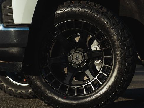 Used 2019 Chevrolet Silverado 1500 LT w/ Convenience Package image 3