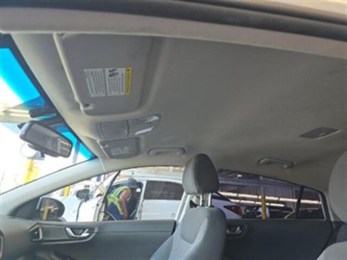 Used 2019 Hyundai Ioniq Plug-In Hybrid FWD image 15
