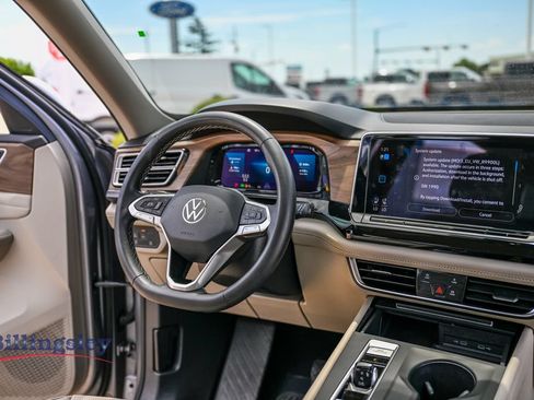 Used 2024 Volkswagen Atlas SE FWD image 15