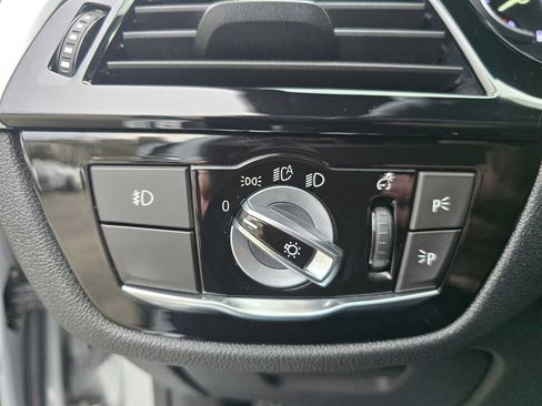 Used 2018 BMW 530e xDrive image 29