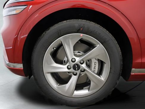 Certified 2026 Genesis GV70 2.5T Select AWD/4WD image 4
