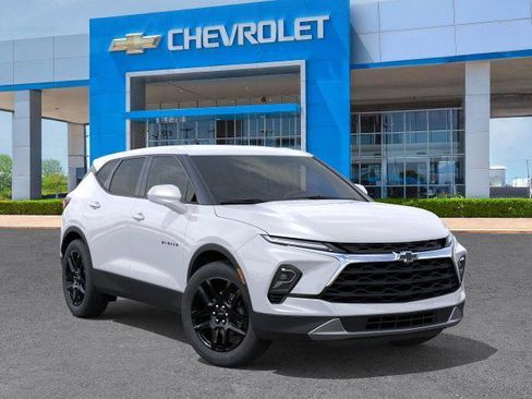 New 2025 Chevrolet Blazer LT w/ LPO, Black Grille Bar Package image 31