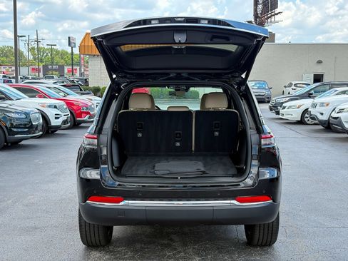 Used 2023 Jeep Grand Cherokee Limited w/ Luxury Tech Group II AWD/4WD image 36