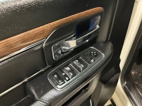 Used 2016 RAM 1500 Laramie w/ Convenience Group AWD/4WD image 39