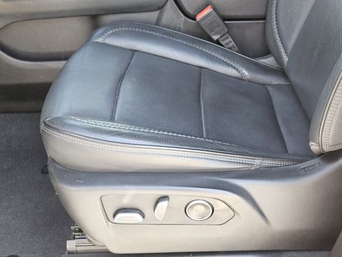 Used 2021 GMC Yukon Denali w/ Denali Premium Package image 26