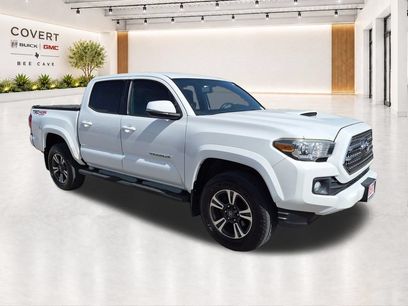 Used 2017 Toyota Tacoma TRD Sport w/ Tow Package (A/T)