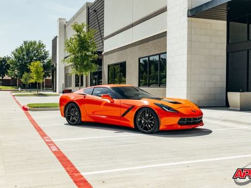 Used 2019 Chevrolet Corvette Stingray Coupe w/ Carbon Flash Badge Package RWD image 57