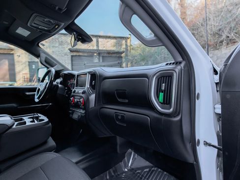 Used 2022 Chevrolet Silverado 2500 LT w/ Convenience Package image 29