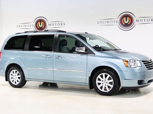 Used 2010 Chrysler Town & Country Touring Plus w/ Premium Group FWD image 70