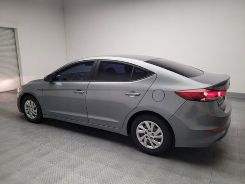 Used 2018 Hyundai Elantra SE FWD image 3