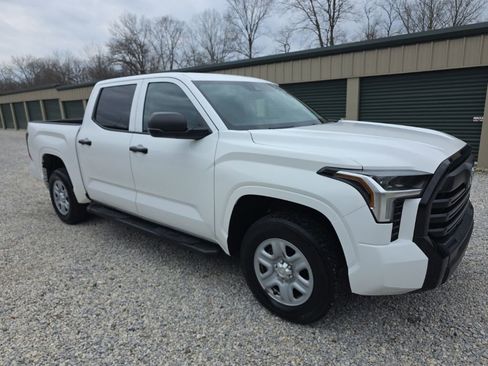 Used 2023 Toyota Tundra SR AWD/4WD image 9