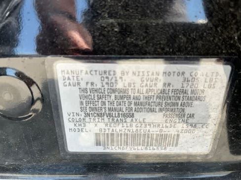 Used 2020 Nissan Versa SR FWD image 9