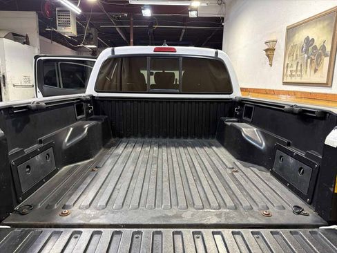 Used 2012 Toyota Tacoma 4x4 Double Cab w/ SR5 Pkg image 15