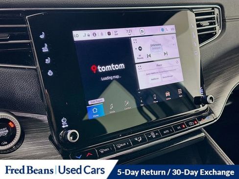 Used 2024 Jeep Wagoneer L Series II w/ Flexible Seating Group image 16