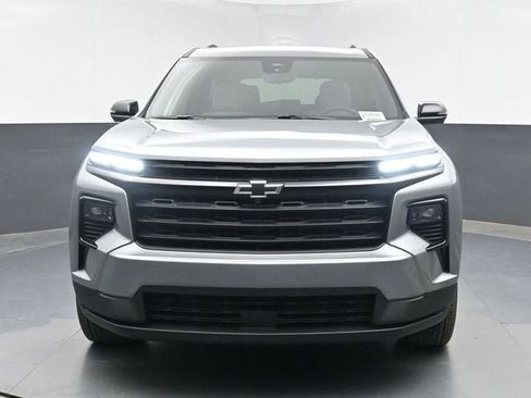 New 2026 Chevrolet Traverse LT w/ Enhanced Driving Package FWD image 3