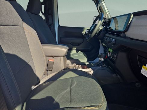 New 2025 Jeep Gladiator Sport image 26