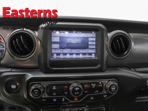Used 2023 Jeep Wrangler Unlimited w/ Convenience Group AWD/4WD image 12