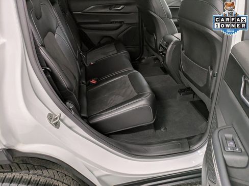 Used 2023 Jeep Grand Cherokee Altitude image 27