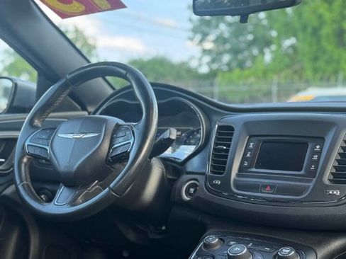 Used 2015 Chrysler 200 S FWD image 3