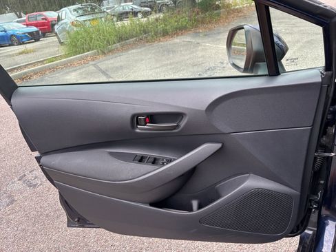 Used 2025 Toyota Corolla LE FWD image 15