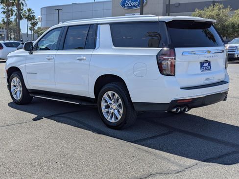 Used 2024 Chevrolet Suburban Premier image 4